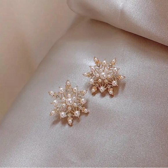 Pearl Diamond Snowflake Dainty Christmas Winter Holiday Gift 925 Sterling Silver - Picture 4 of 6